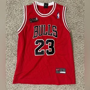 Nike NBA Chicago Bulls Michael Jordan #23 Jersey Red Youth Boys Kids Size Large